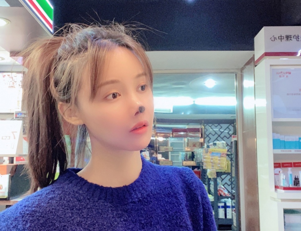 网红圈再出事故!林珊珊好友抽脂引发感染去世,痛到打120自救休闲区蓝鸢梦想 - Www.slyday.coM 网红圈再出事故!林珊珊好友抽脂引发感染去世,痛到打120自救休闲区蓝鸢梦想 - Www.slyday.coM