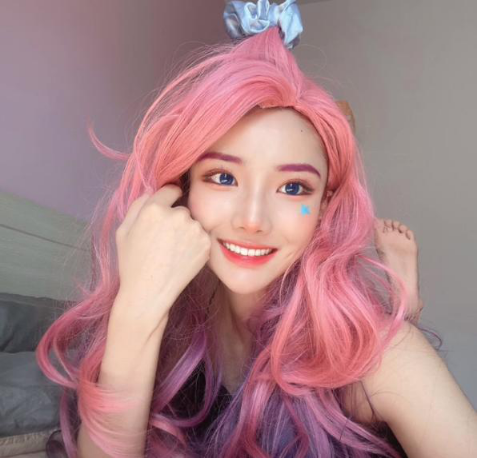 前lpl解说猫皇赚翻了成手游第一13名高颜值女解说陪跑