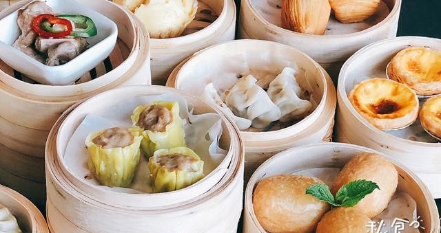 来广州记得品尝广式早茶体验一下广式早餐的丰盛吧