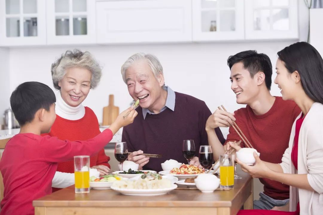 越有本事的妈妈,越会避免做这些"吃力不讨好"的事,家庭地位高