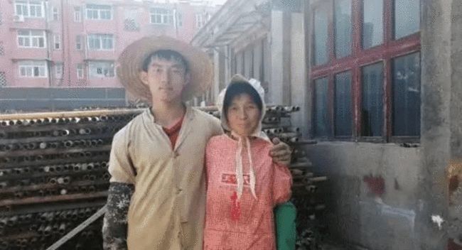 云南男孩高考713分被清华录取,却失声痛哭,看到手后众人泪奔休闲区蓝鸢梦想 - Www.slyday.coM