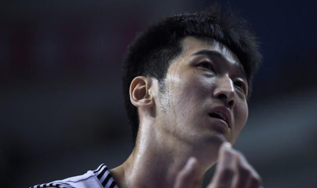 刘志轩手掌骨折赛季报销,恐断送其职业生涯,辽宁男篮或因祸得福