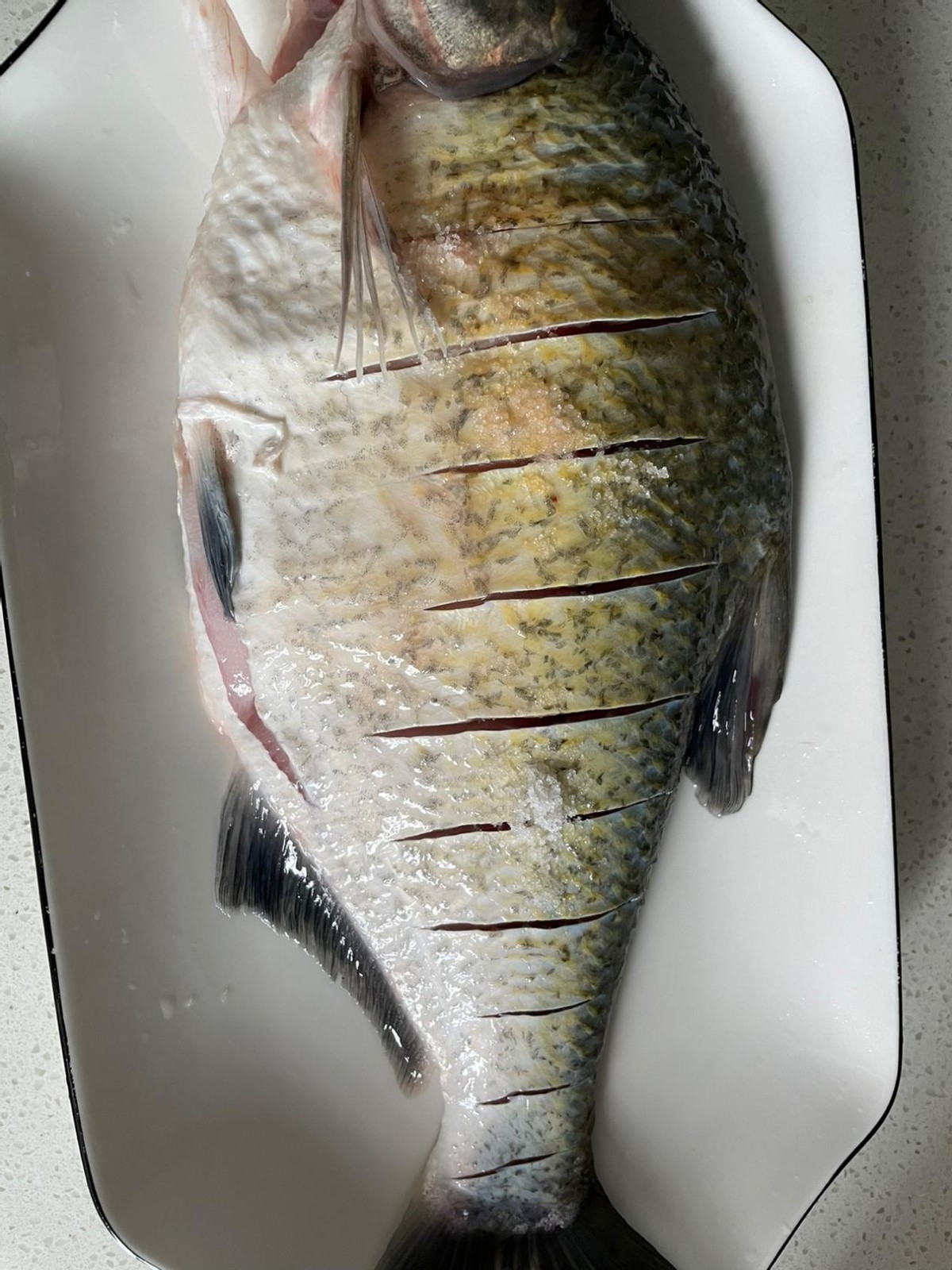 剁椒鳊鱼,一道老少皆宜的家常蒸鱼,步骤齐全,好学易做