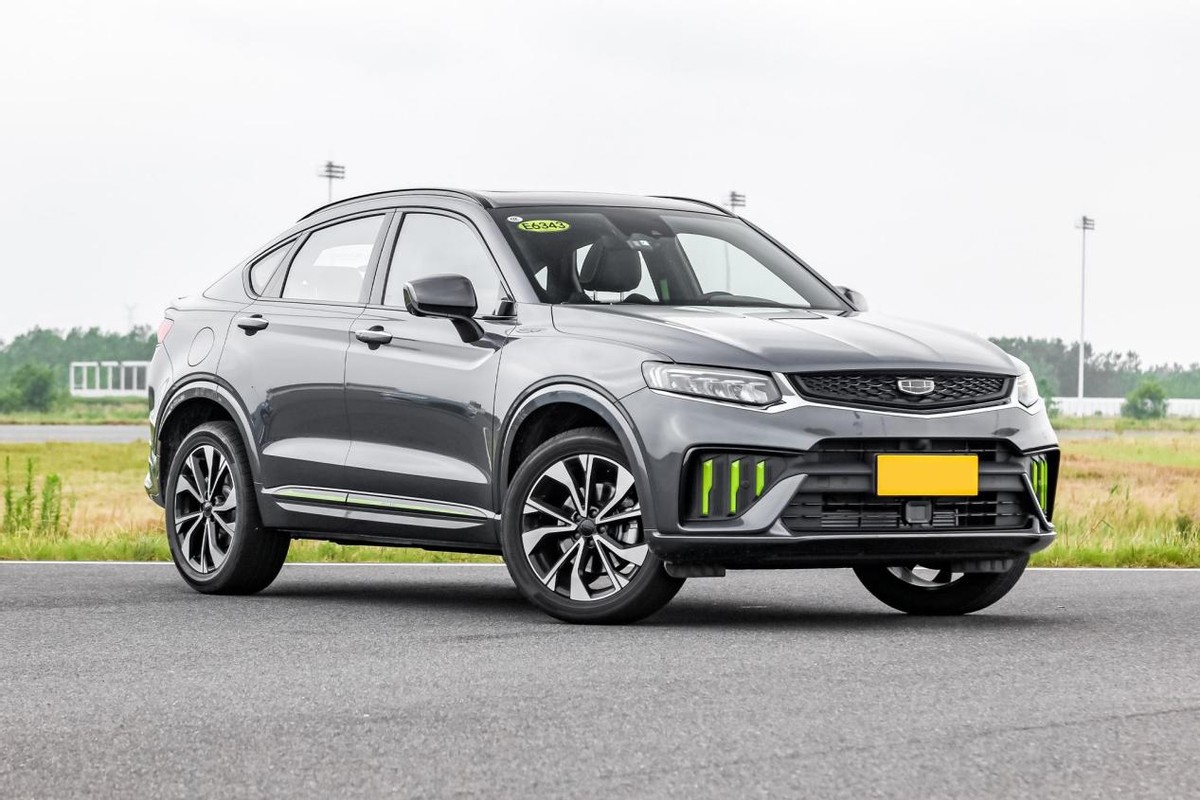 吉利再次良心,2.0t 8at 溜背suv,入门不到14万,带你看星越s