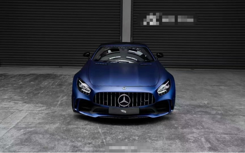 梅赛德斯-amg  gtr是梅赛德斯-奔驰的高性能一个子品牌,在高性能车的