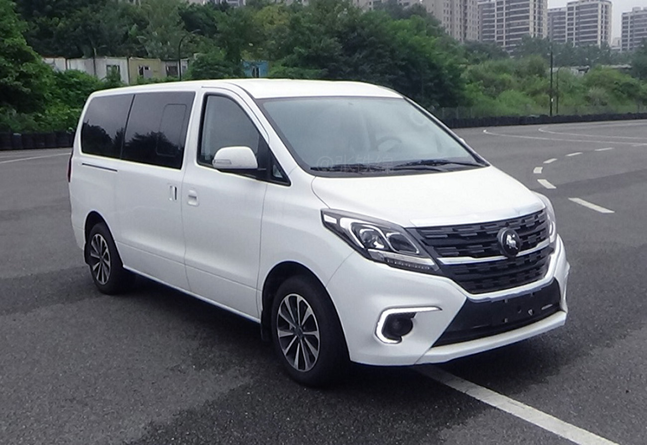 东风新款mpv实车曝光,外观很霸气,换新车标,用长城发动机