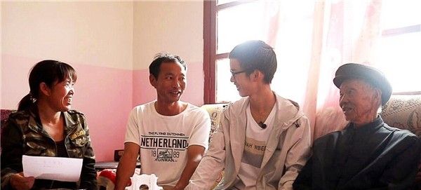 云南男孩高考713分被清华录取,却失声痛哭,看到手后众人泪奔休闲区蓝鸢梦想 - Www.slyday.coM