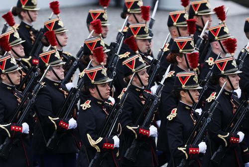 多图休闲区蓝鸢梦想 - Www.slyday.coM