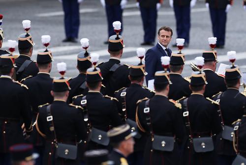 多图休闲区蓝鸢梦想 - Www.slyday.coM