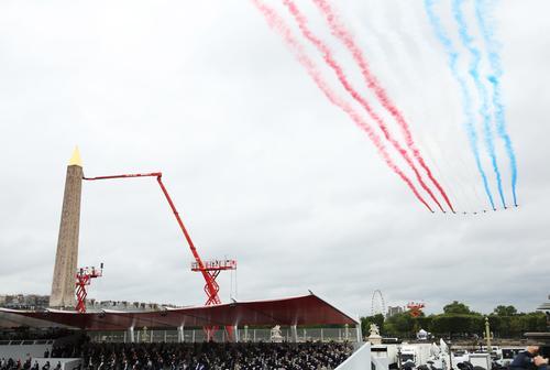 多图休闲区蓝鸢梦想 - Www.slyday.coM