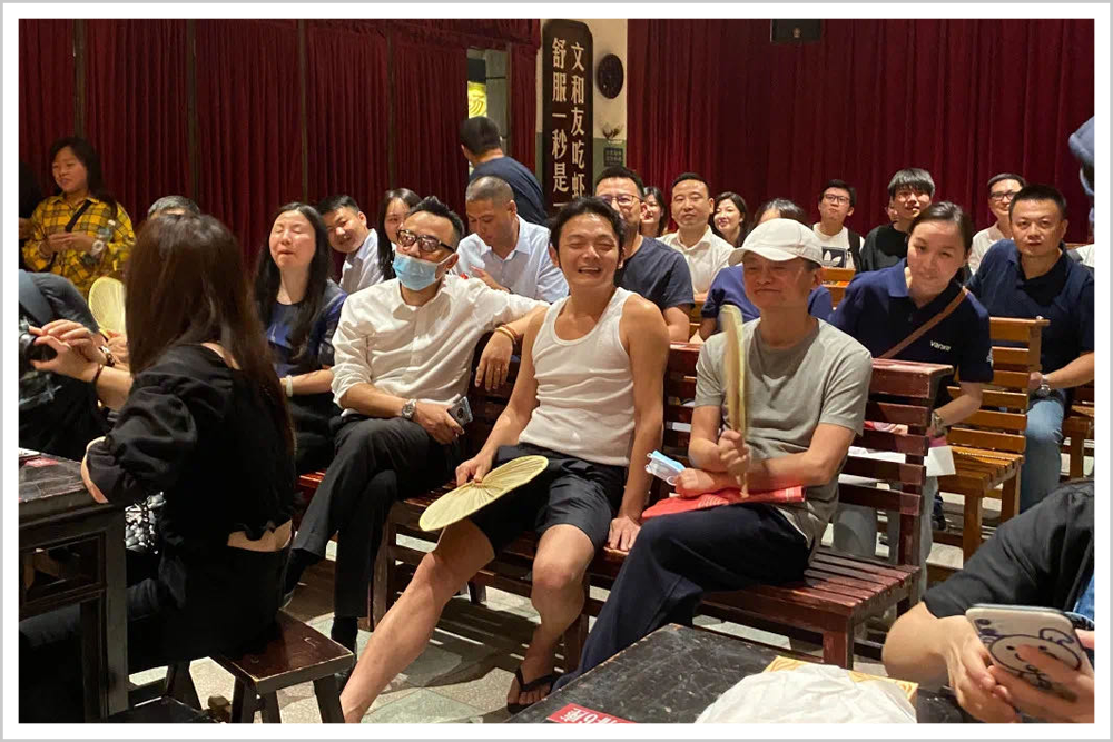 5000元起家的地摊，如今估值100亿，文和友背后的男人有多狂？休闲区蓝鸢梦想 - Www.slyday.coM
