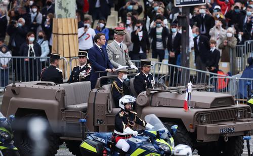 多图休闲区蓝鸢梦想 - Www.slyday.coM