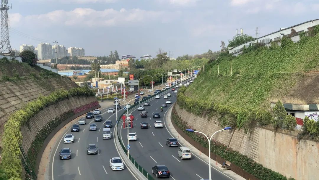 一路绿灯!昆明这300多个路口实施"绿波带",快看看有你常走的吗