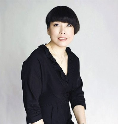 "时尚女魔头"张宇晒聚会照,白色衬衫清爽减龄,杨坤那英也现身