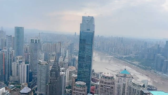 位于重庆解放碑联合国际67层的云端之眼高空观景台
