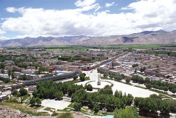 江孜县江热乡隆桑村:志愿服务暖人心 便民利民"零距离"