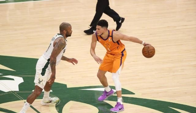 G4裁判报告公布!雄鹿3次获利,布克6犯被无视:太阳胜利被偷走了休闲区蓝鸢梦想 - Www.slyday.coM G4裁判报告公布!雄鹿3次获利,布克6犯被无视:太阳胜利被偷走了休闲区蓝鸢梦想 - Www.slyday.coM