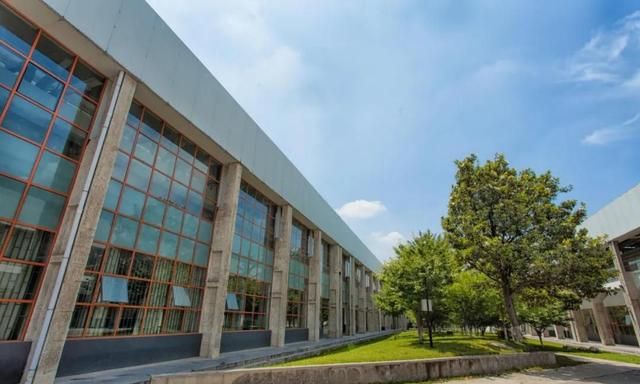 打造与众不同的“艺术园林”院校——西安建筑科技大学华清学院休闲区蓝鸢梦想 - Www.slyday.coM 打造与众不同的“艺术园林”院校——西安建筑科技大学华清学院休闲区蓝鸢梦想 - Www.slyday.coM