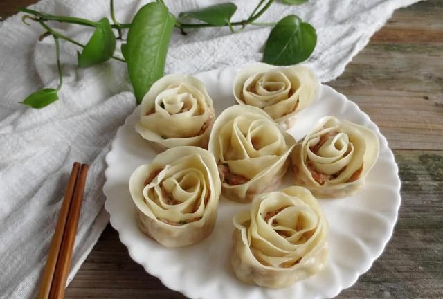 饺子换一个花样的造型,自制玫瑰花饺子,看着就很想吃