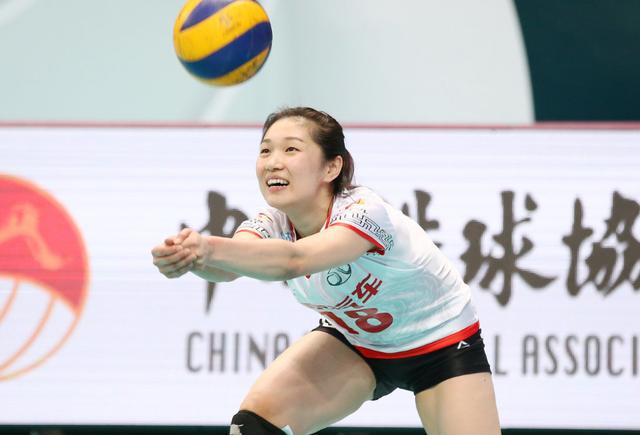 王梦洁虽然有不少辣眼睛的表现但起码也是比林莉好点