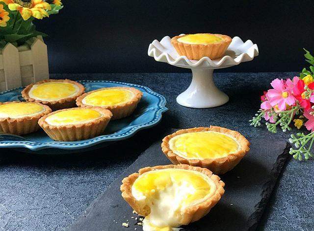 自制流心芝士蛋挞外酥里嫩咬一口流出芝士真好吃