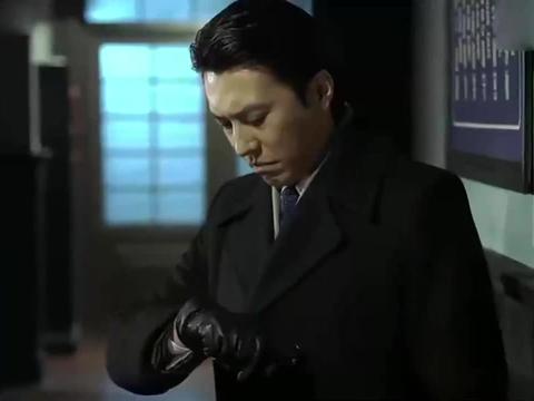 伪装者汪曼春接个电话明楼就知道他父亲死了让你嘚瑟啊