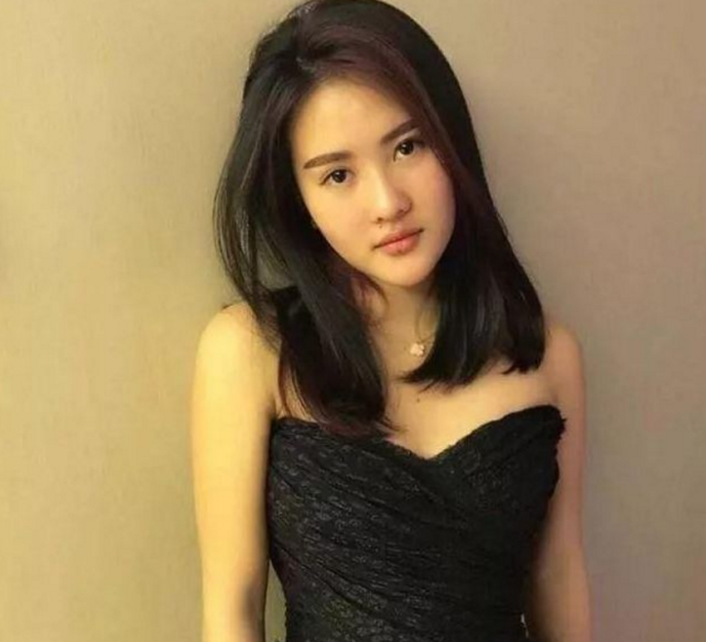 中国两大跳水皇后亮相奥运会！陈若琳比郭晶晶美太多，气质像名媛休闲区蓝鸢梦想 - Www.slyday.coM