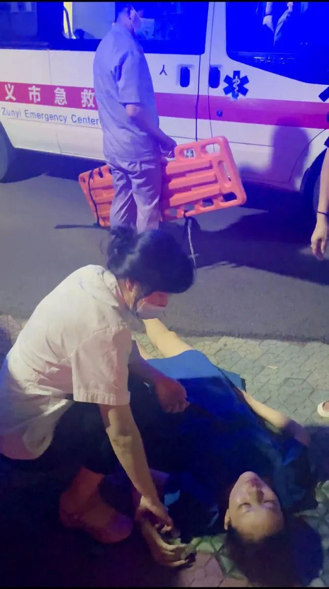 痛心! 金毛siri托运死亡 宠物行业为何乱象频生