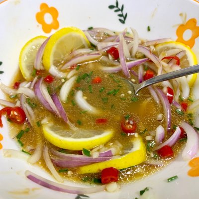 柠檬盐焗鸡腿|鸡腿|柠檬|白芝麻_新浪新闻