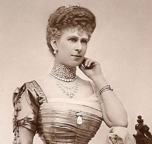 英国玛丽王后见证六代国王活到86岁联手儿媳对付赘婿菲利普