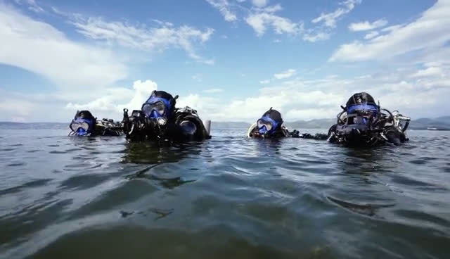 神秘队伍"蛙人"亮相昆明警方新增一支水下反恐精锐力量