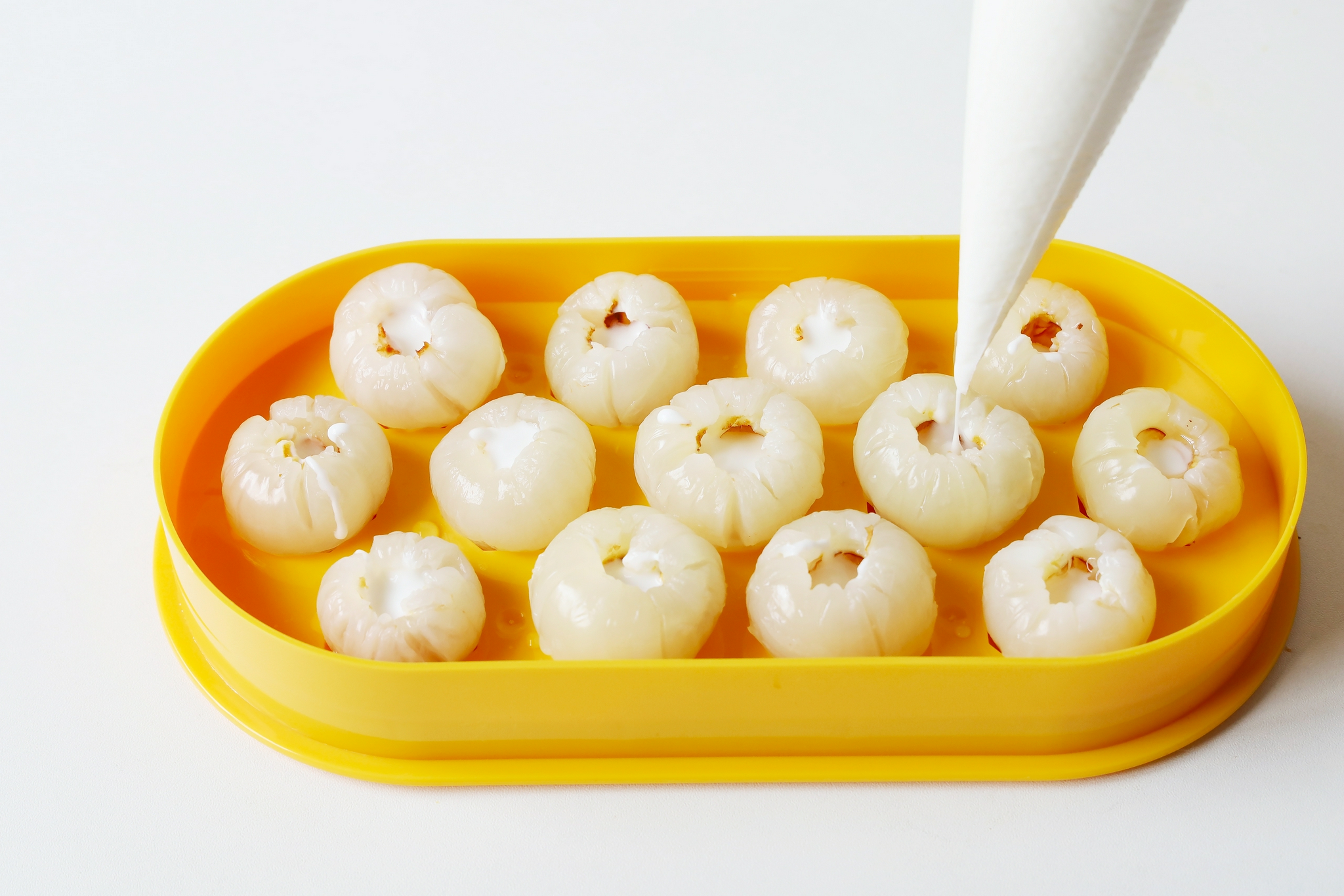 荔枝新吃法,加点酸奶冻一冻,比冰淇淋简单,解暑好吃不长肉!