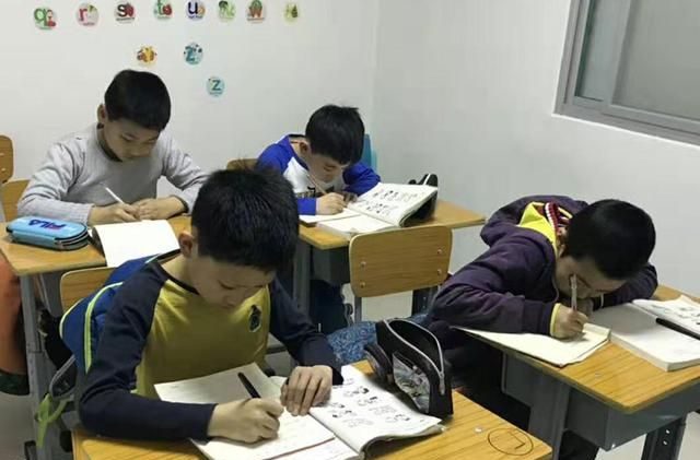 课外补习班受到管控,却又迎来新的补课模式,家长半喜半忧|家长|托管班