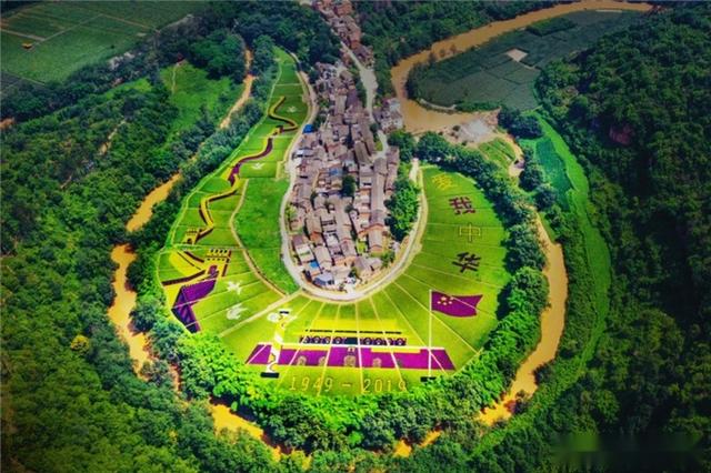 走进东川打马坎村,欣赏七彩坡和锦绣园,美丽的田园风光