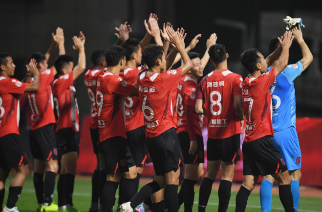 中甲史诗级大胜,坐稳积分榜第1,疯狂庆祝|辽宁队|蓉城|成都_新浪新闻