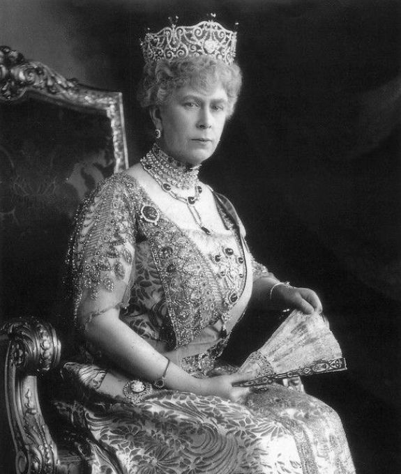 英国玛丽王后见证六代国王活到86岁联手儿媳对付赘婿菲利普