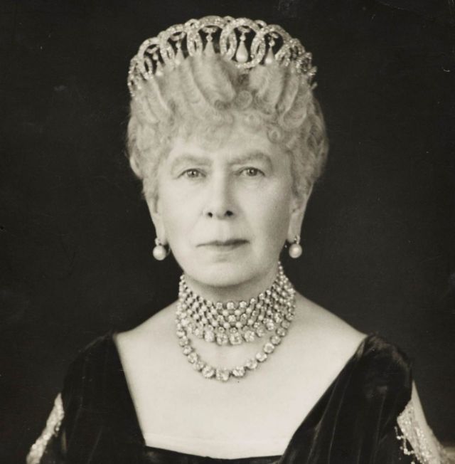 英国玛丽王后见证六代国王活到86岁联手儿媳对付赘婿菲利普