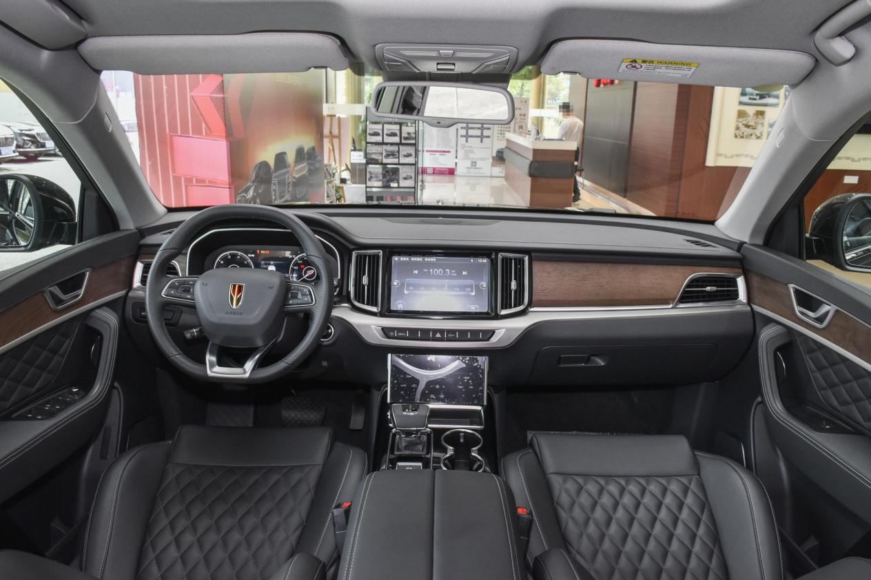 3.0t v6 四驱系统,红旗hs7震撼来袭,带你领略旗舰魅力