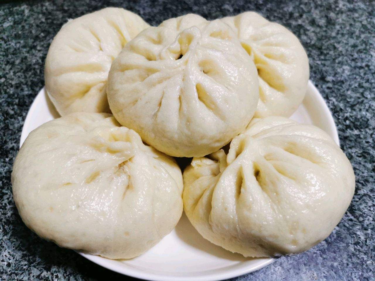 好吃的猪肉白萝卜包子