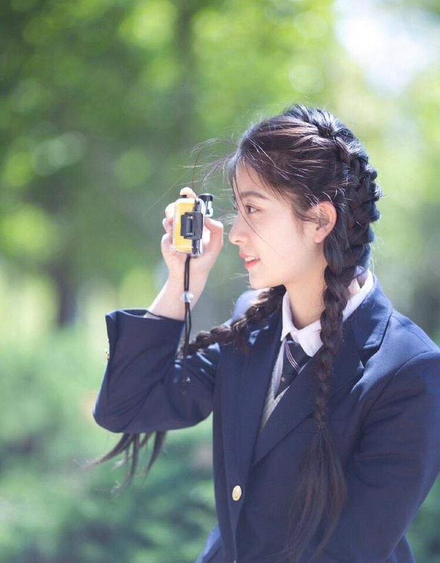清纯麻花辫的小姐姐,有没有瞬间吸引你呢?