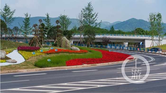 启动了含谷立交景观提质工程,项目秉承"生态高新,形象门户"设计理念