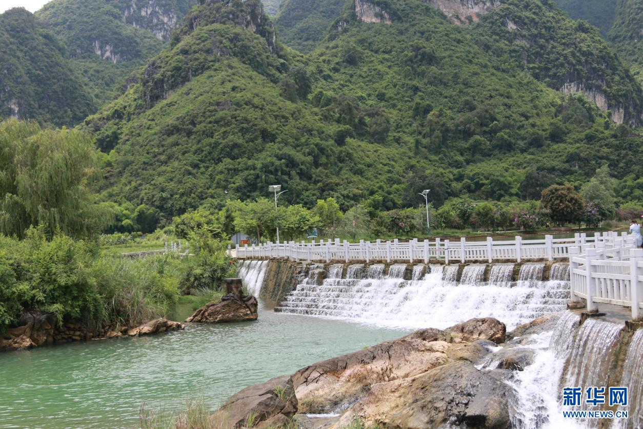 龙潭灵湖景区.