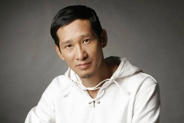 为演出“中国近30年来第一太监”，王劲松都经历了什么？|光荣与梦想|王劲松|傅彪_新浪新闻