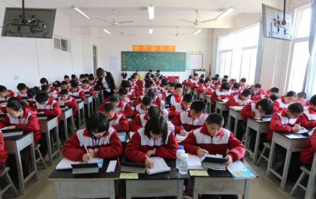 4小时赚3元,不学习就吃苦?体验式教育一片叫好,问题却从未解决休闲区蓝鸢梦想 - Www.slyday.coM 4小时赚3元,不学习就吃苦?体验式教育一片叫好,问题却从未解决休闲区蓝鸢梦想 - Www.slyday.coM