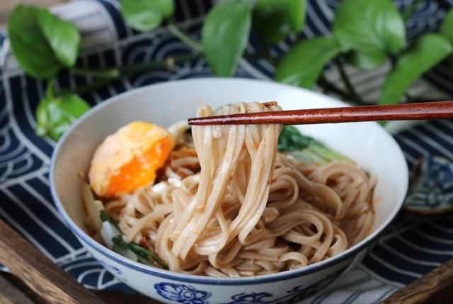 二伏吃面,10种受欢迎的面条,方便面未入选,前3名出人意料