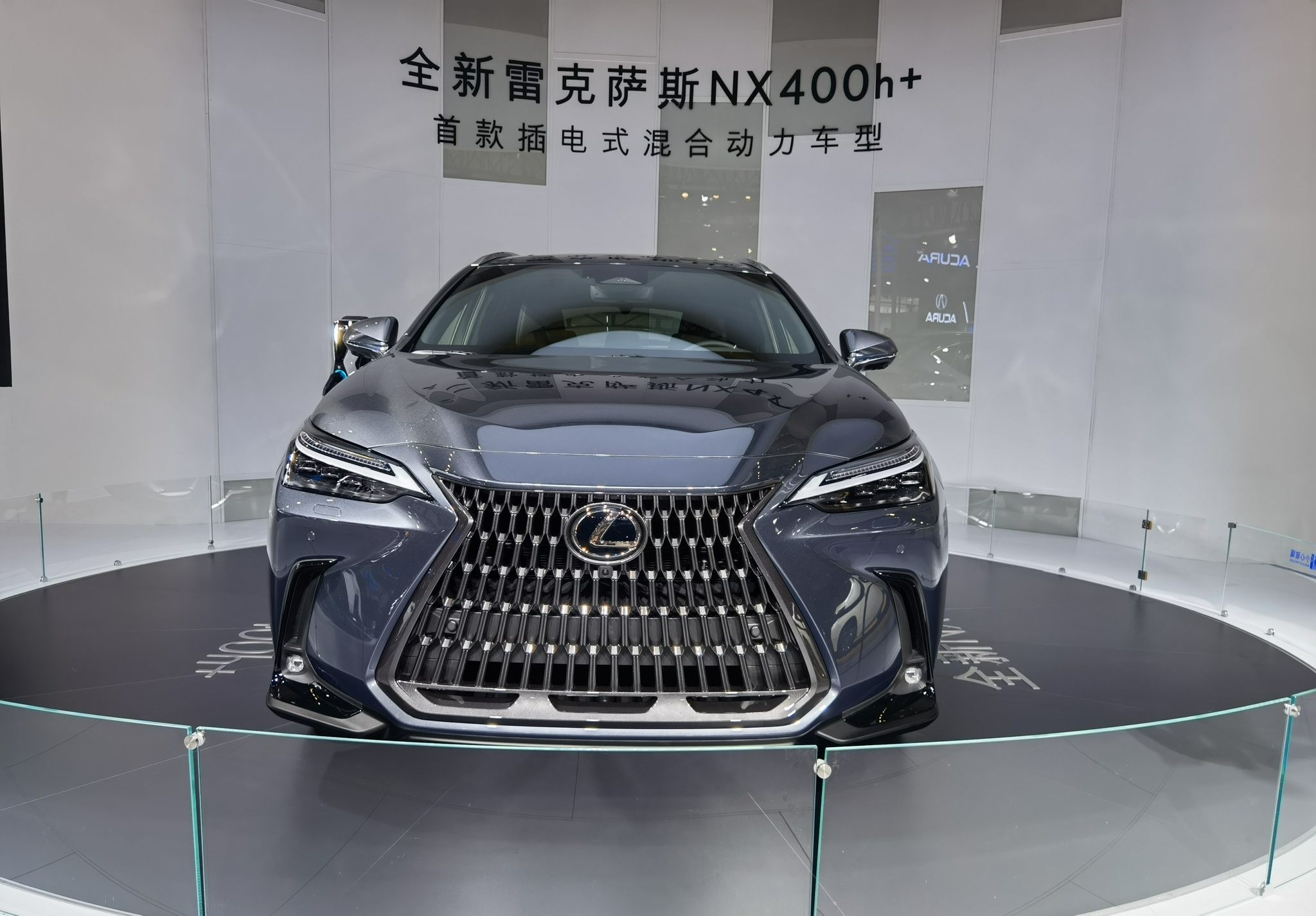 全新雷克萨斯nx400h 发布,2.5升插混动力,外观激进