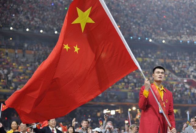 朱婷赵帅担任奥运旗手引篮球迷艳羡：其实男篮和女排身高更配休闲区蓝鸢梦想 - Www.slyday.coM