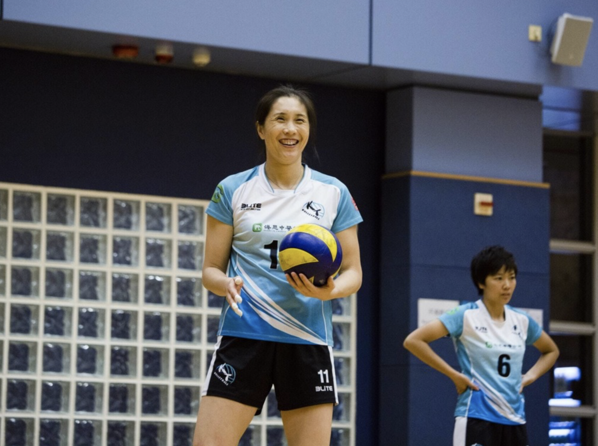 前女排猛将孙玥罕见露脸嫁到香港做中学排球教练已有两个女儿