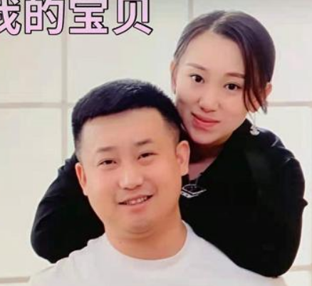 33岁丫蛋罕见秀恩爱和二婚老公依偎亲密对方竟是前夫拜把兄弟
