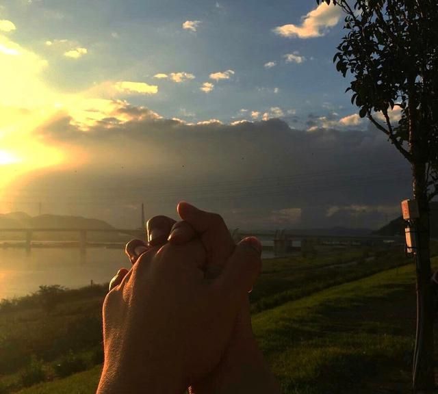 男女一旦暧昧起来,很可能发展为情侣关系